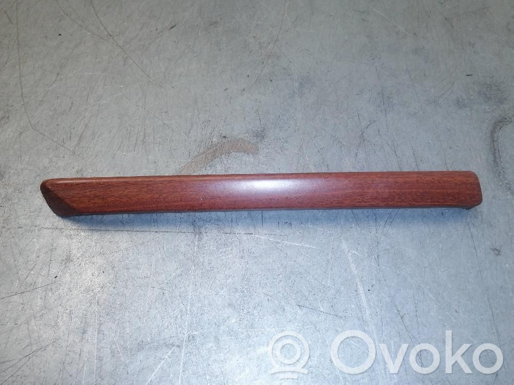 Moldura embellecedora   1487817077