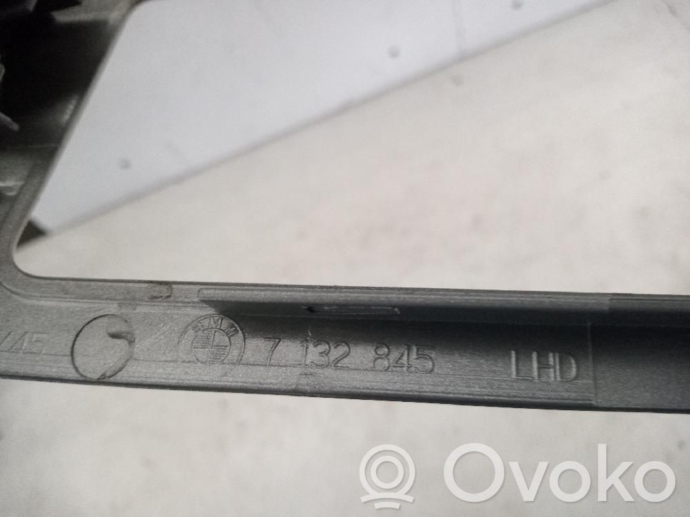 Moldura embellecedora   7132845