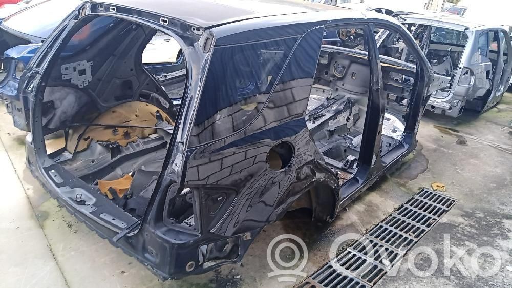 Mercedes-Benz ML W164 Takapalkki 