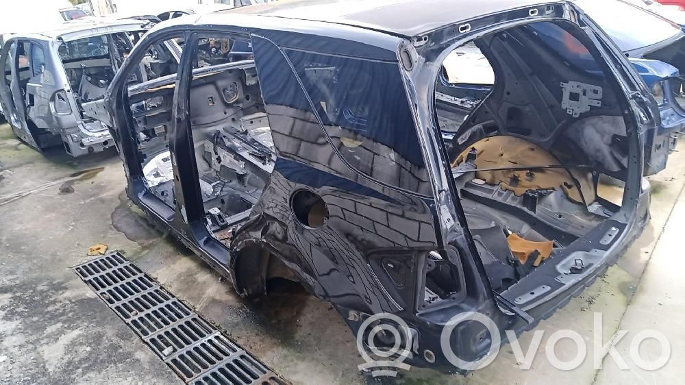 Mercedes-Benz ML W164 Takapalkki 