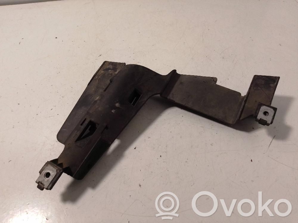 Halterung Scheinwerfer   58201L