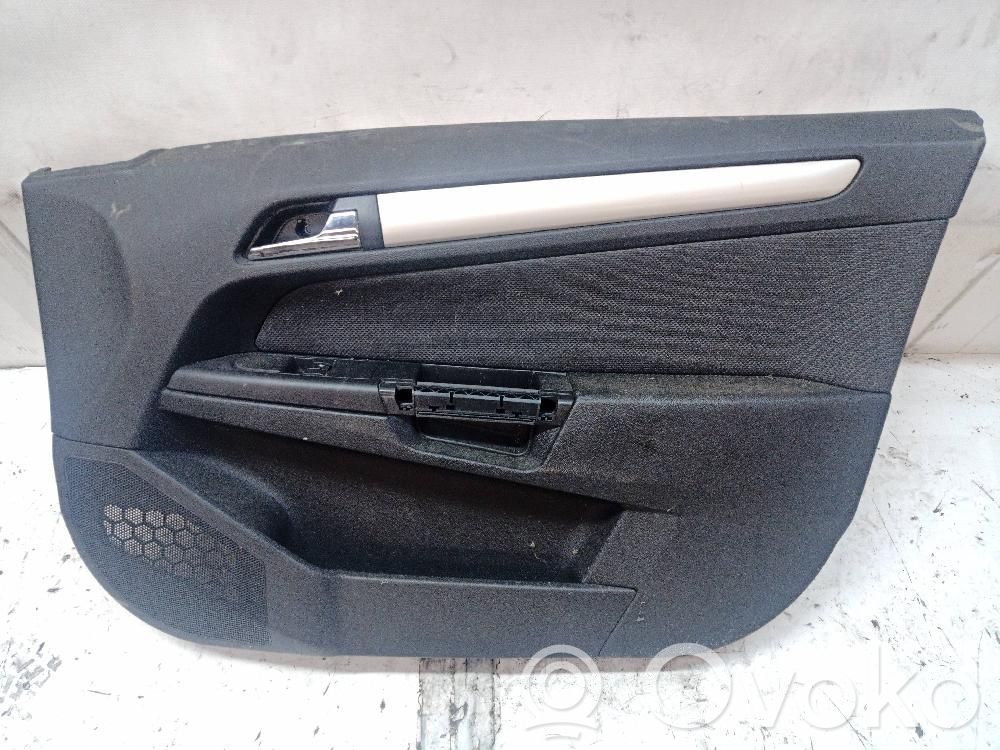 Opel Astra H Etuoven verhoilu 