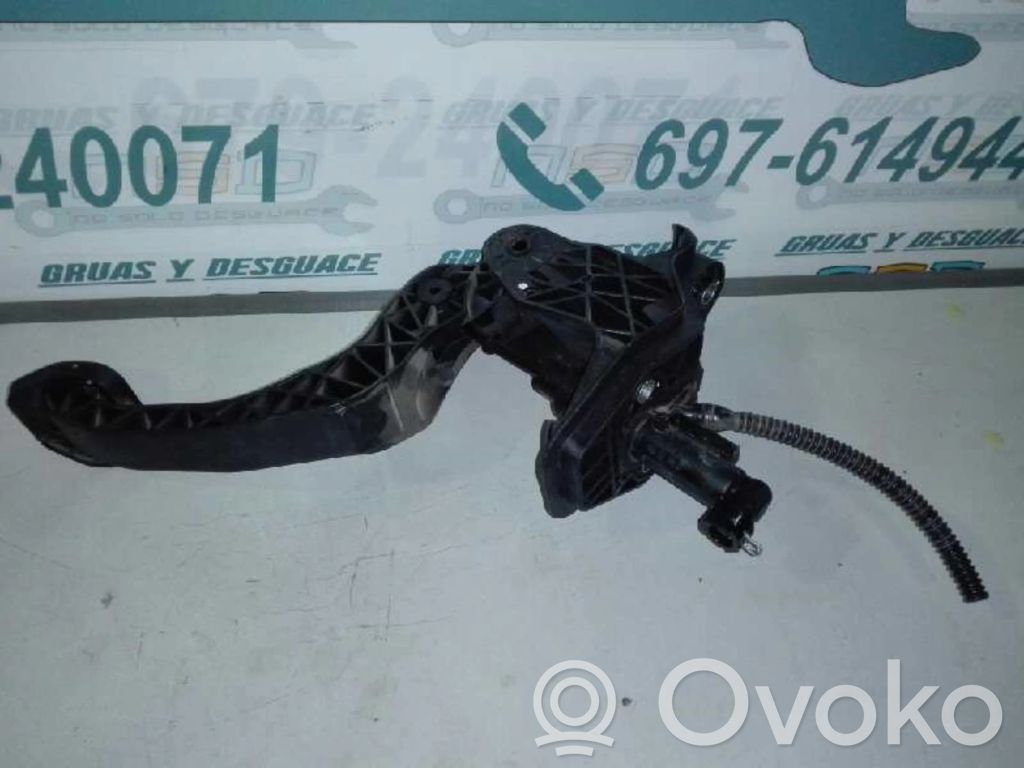Pedal de embrague   6C1721059G