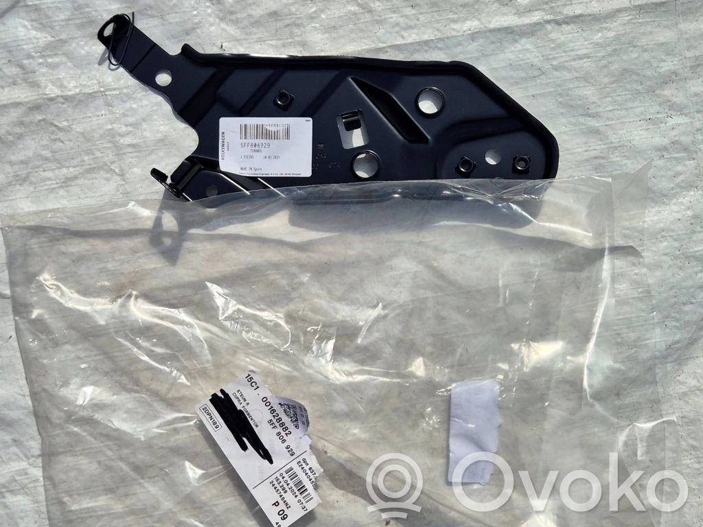 Cupra Formentor Headlight/headlamp mounting bracket 