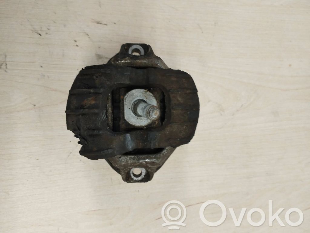 BMW 5 E60 E61 Engine mount bracket 