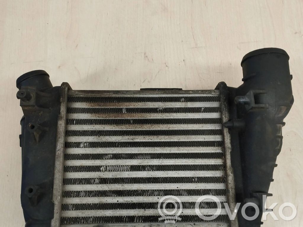 Audi A4 S4 B6 8E 8H Chłodnica powietrza doładowującego / Intercooler 