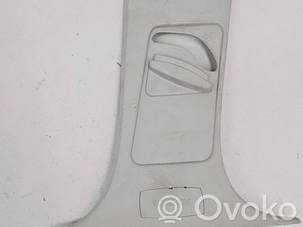 Otros repuestos del interior   4M51A24582A