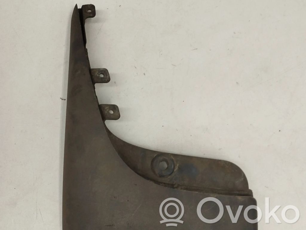 Ford Focus Aizmugurējais dubļusargs 