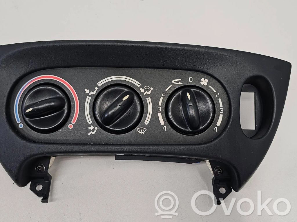 Renault Megane I Climate control unit 