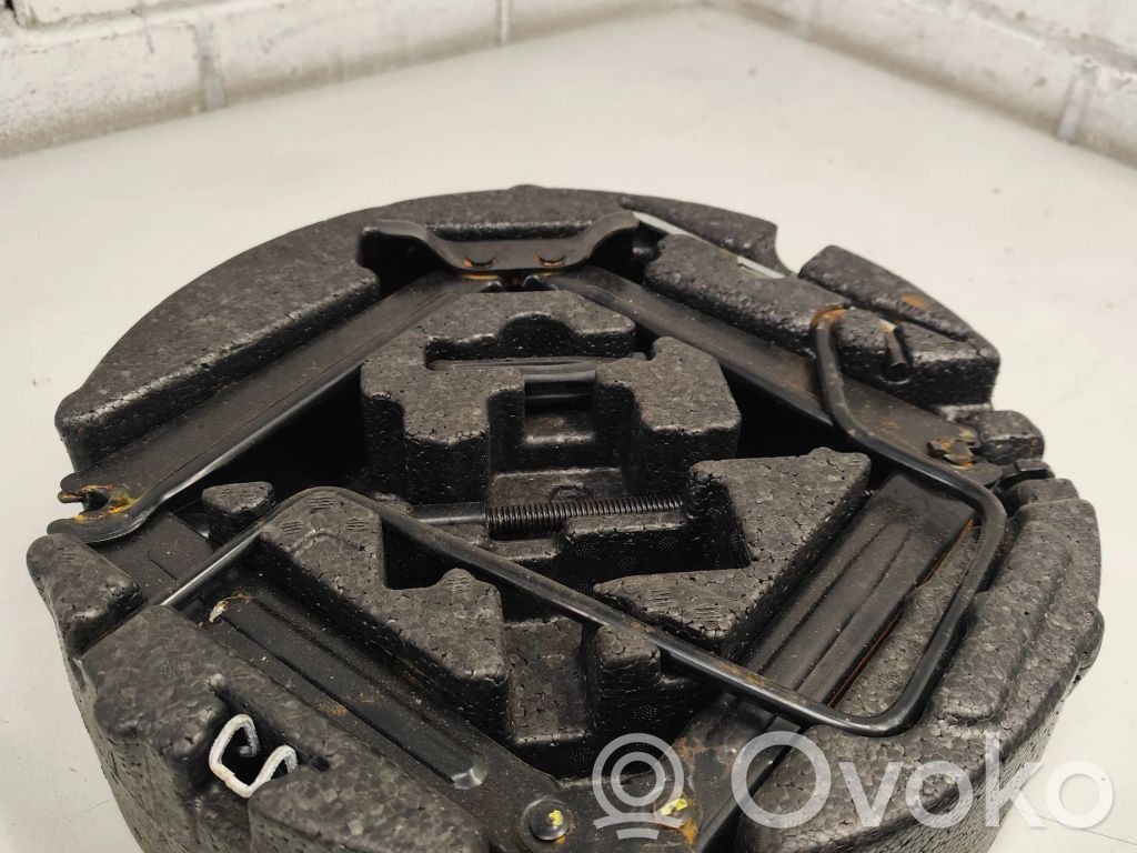 Opel Astra H Tool set 