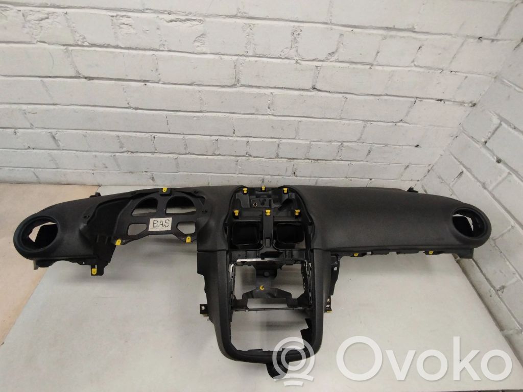 Opel Corsa D Panelis 