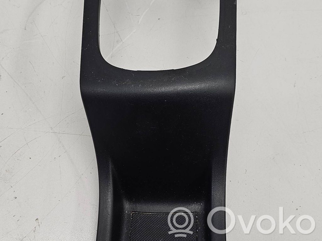 Peugeot 207 Pavarų perjungimo svirties apdaila (plastikinė) 