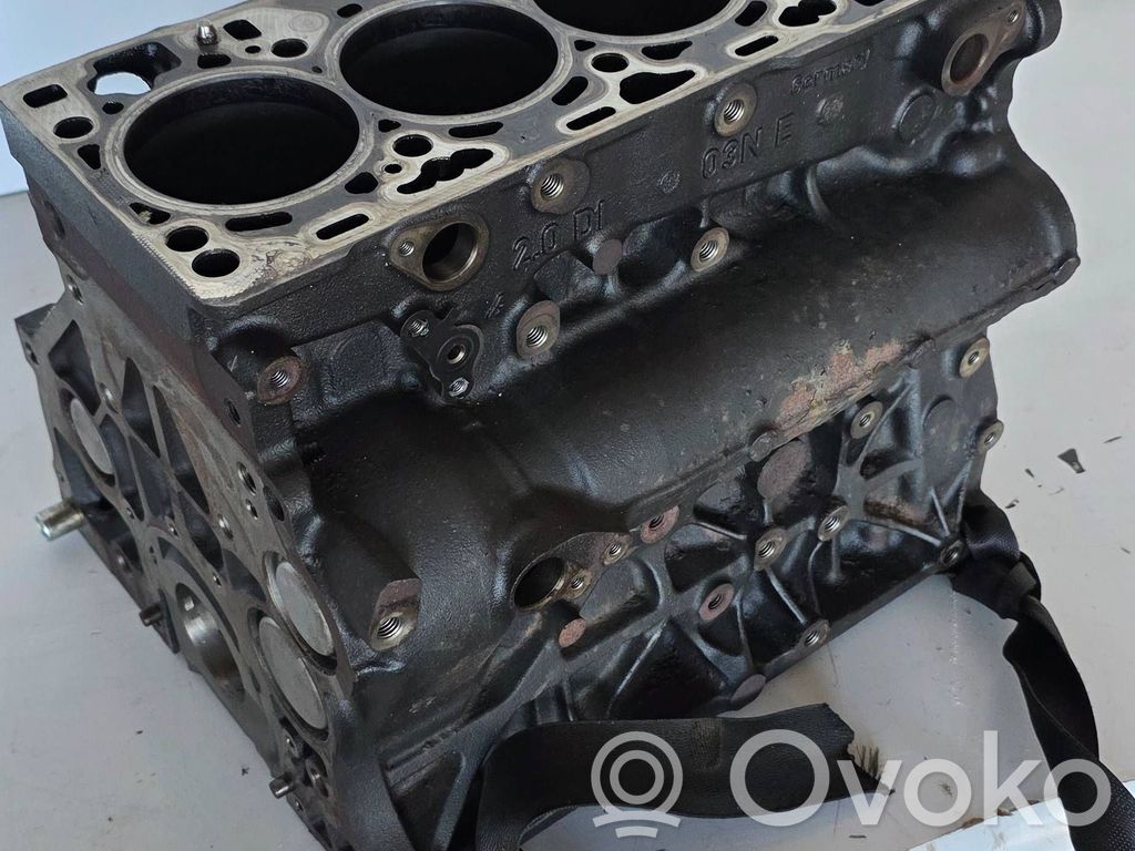 Volkswagen PASSAT B8 Blocco motore 