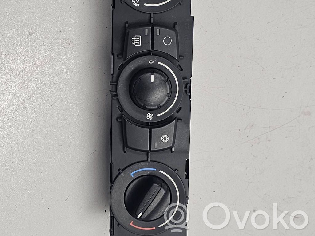BMW 1 E81 E87 Climate control unit 
