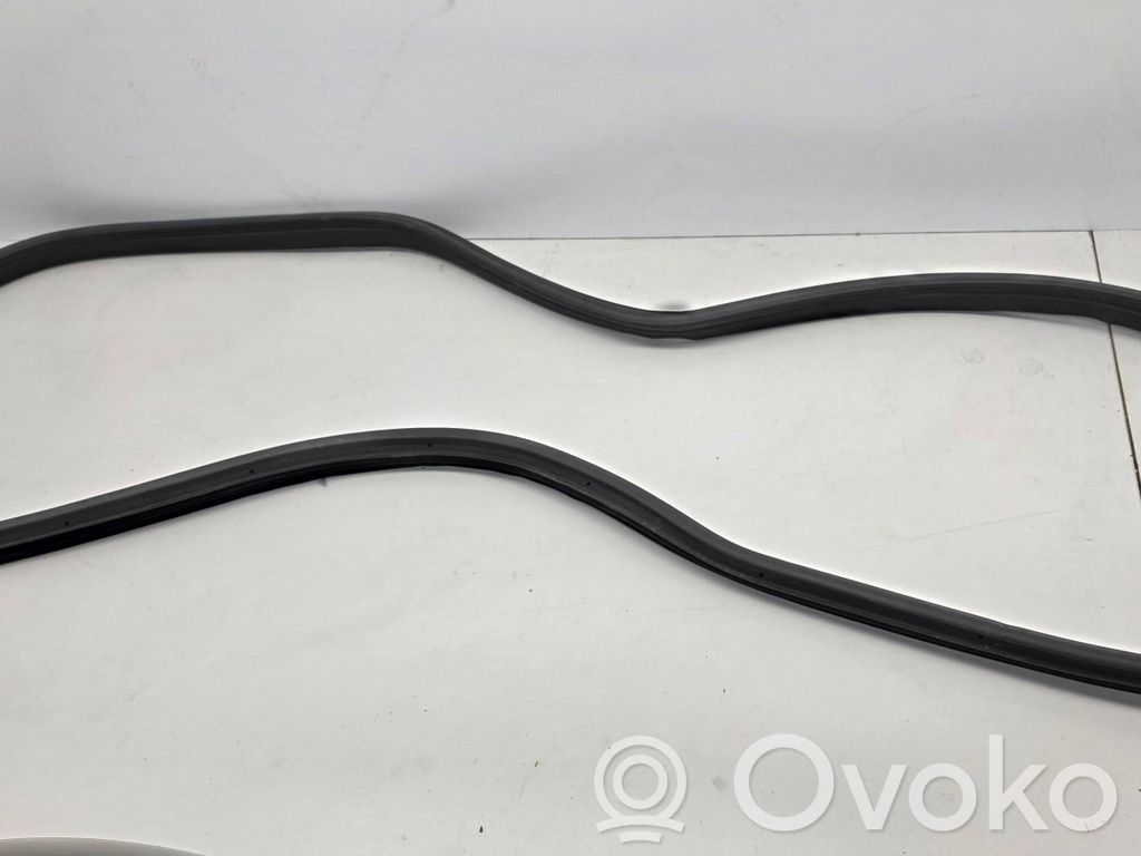 Opel Astra H Guarnizione in gomma portiera anteriore 