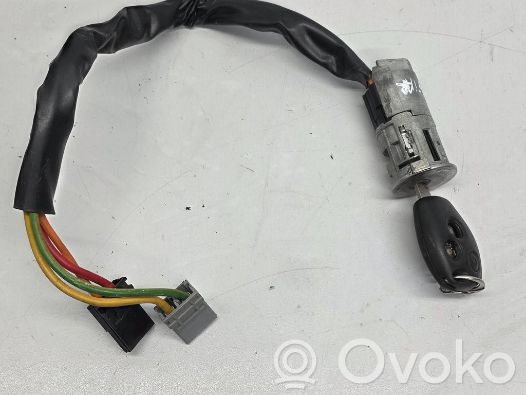 Nissan Kubistar Užvedimo spynelė 