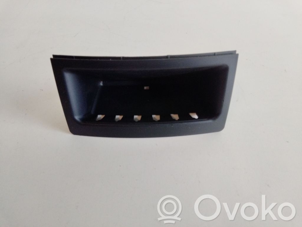 Dashboard storage box/compartment   7059955