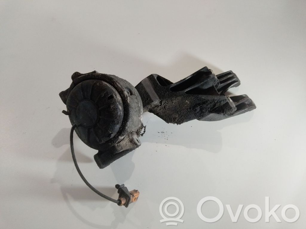 Engine mount bracket   8R0198381P