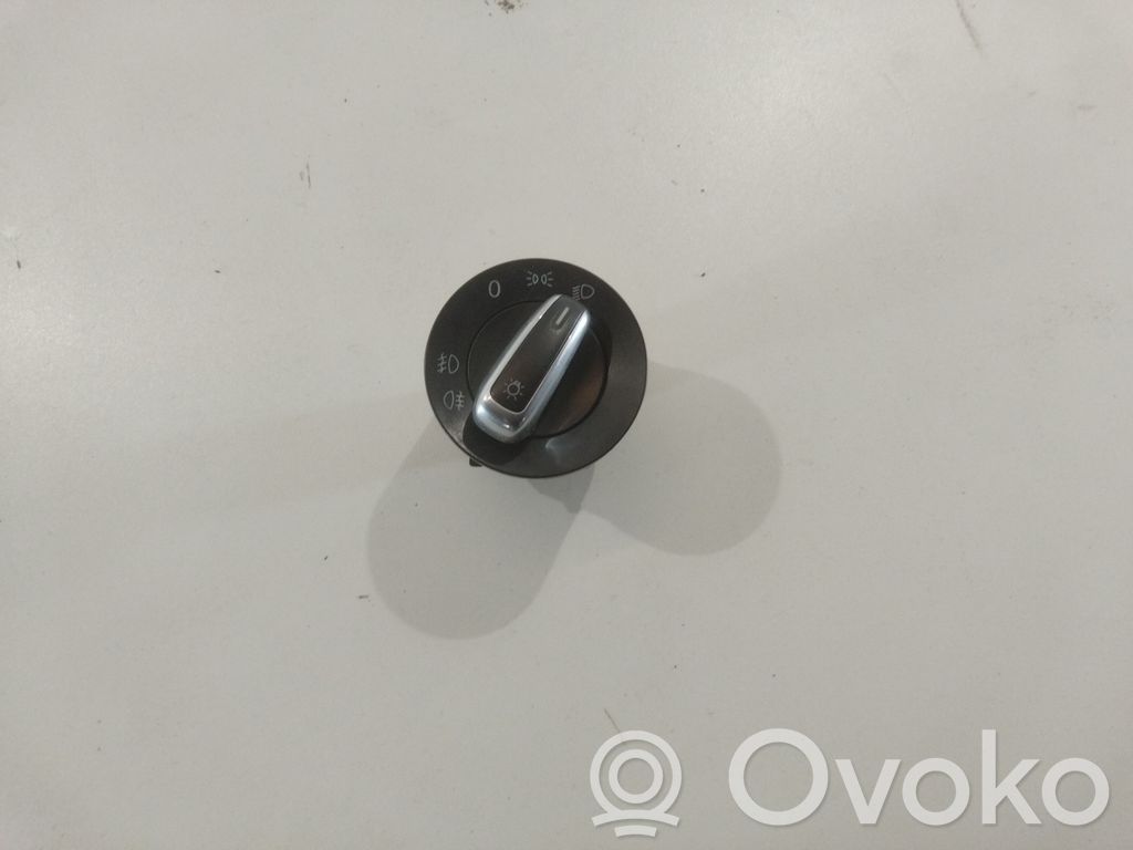 Volkswagen Golf VI Light switch 