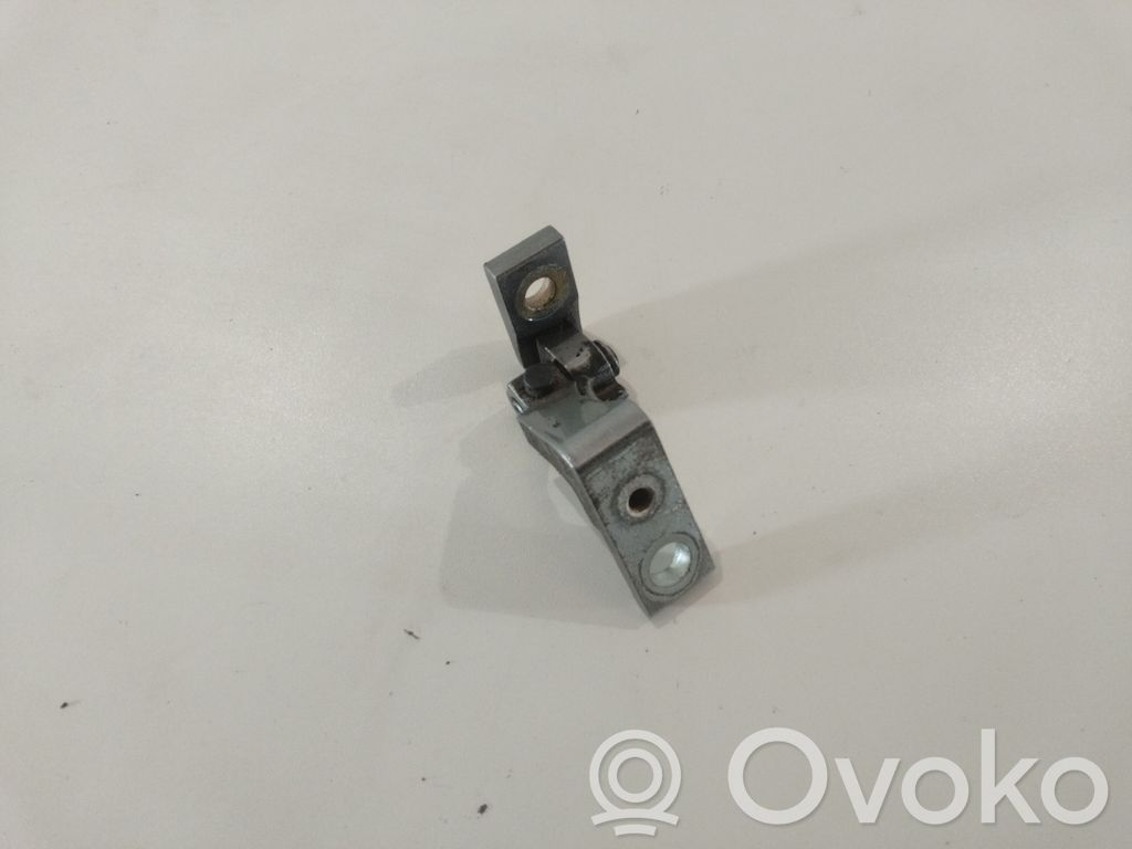 Front door upper hinge   8E0831402B