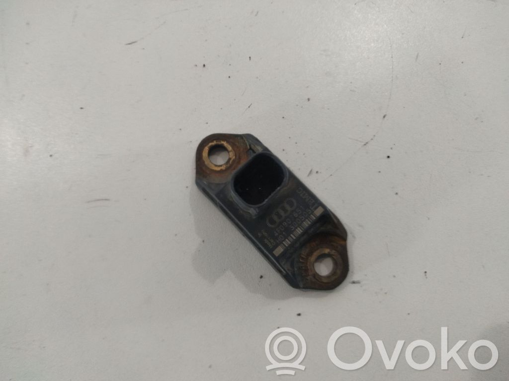 Audi A6 S6 C6 4F Senzor impact/declanșare airbag 
