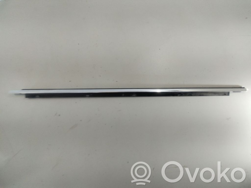 Audi A6 S6 C6 4F Priekšpusē durvju stikla apdare 