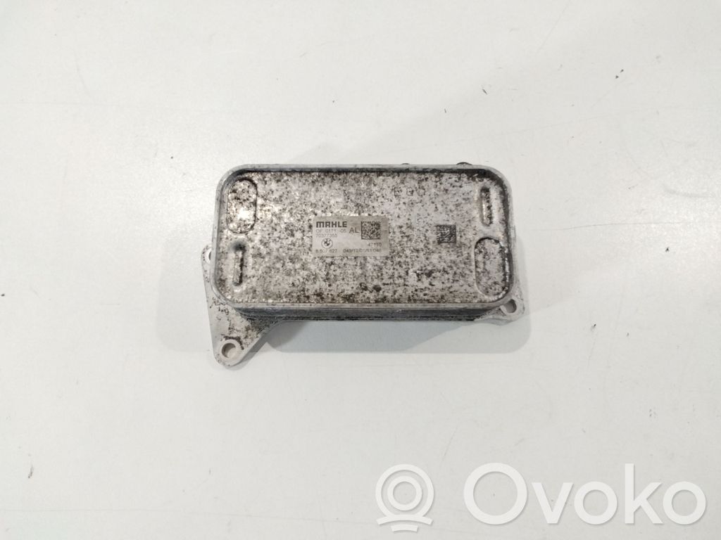 BMW 5 F10 F11 Öljynsuodattimen kannake 