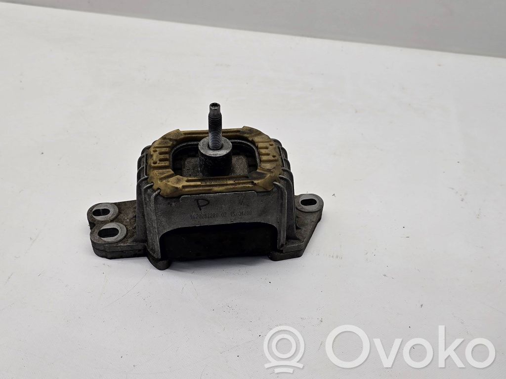 Peugeot 508 Engine mount bracket 