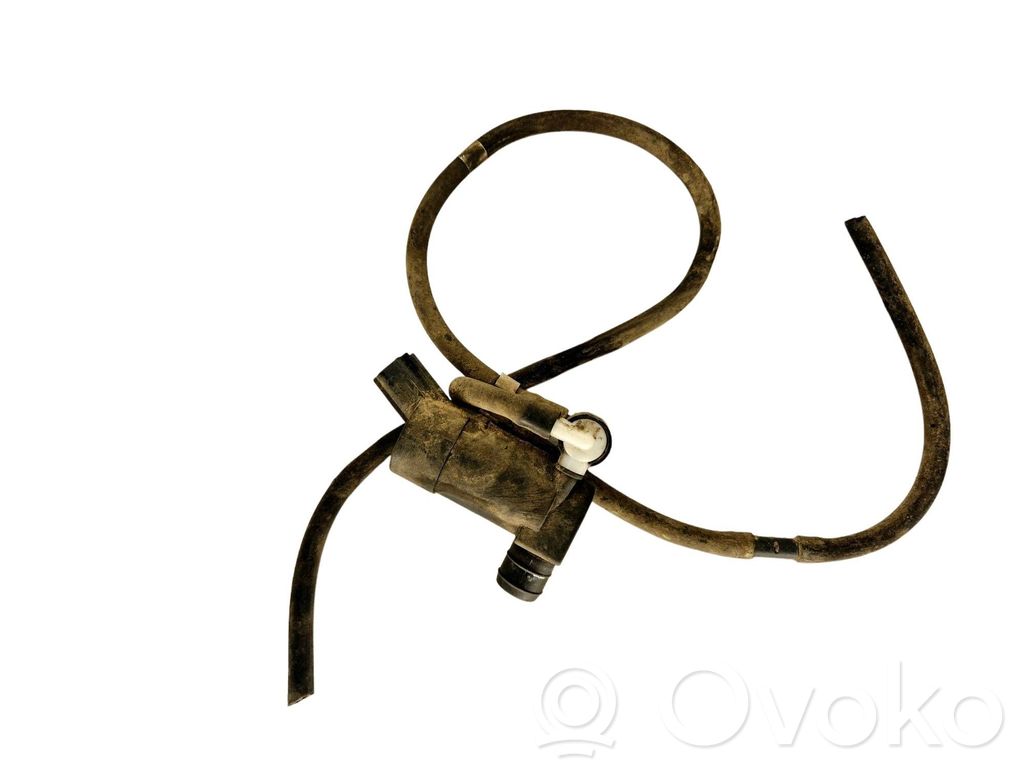 Volvo V50 Windscreen/windshield washer pump 