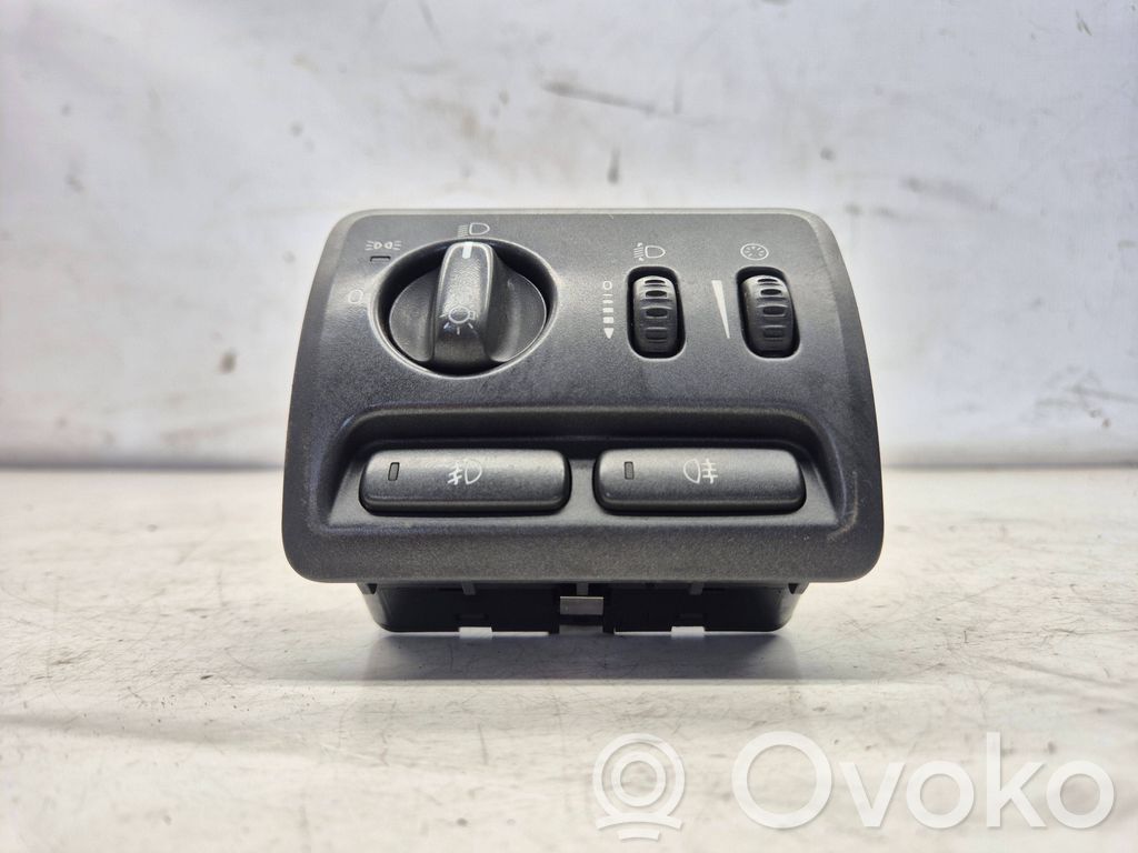 Volvo V70 Light module LCM 