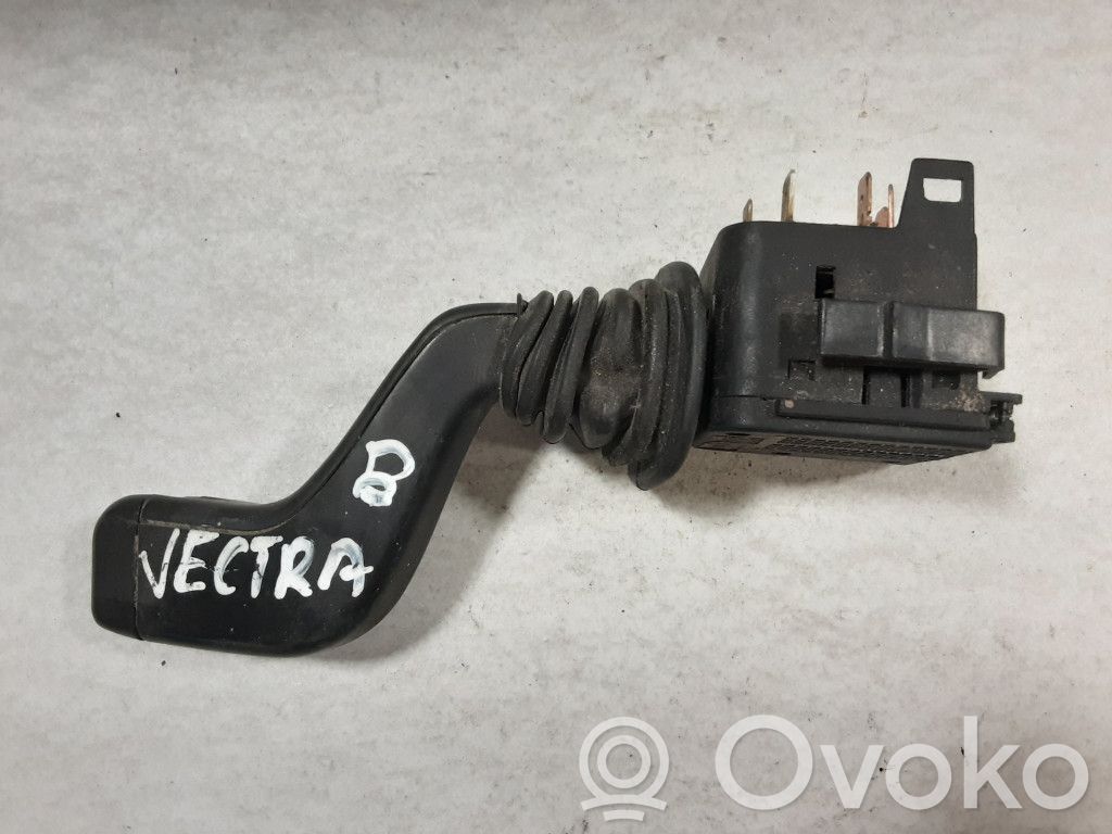 Opel Vectra B Valokatkaisija 