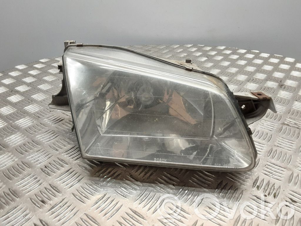 Mazda 323 Phare frontale 