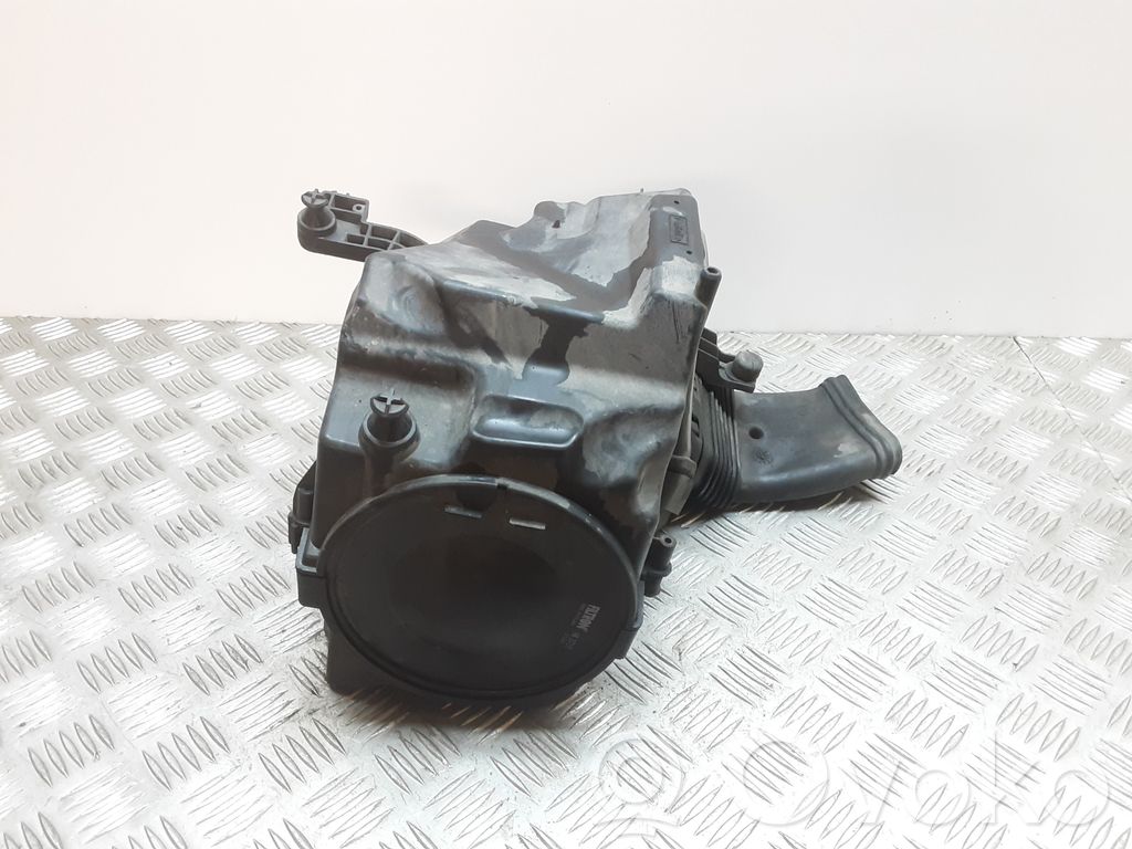 Ford Focus Air filter box 