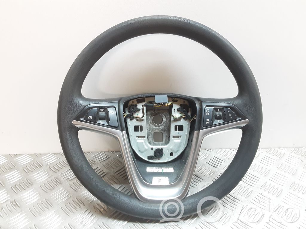 Opel Astra J Ohjauspyörä 