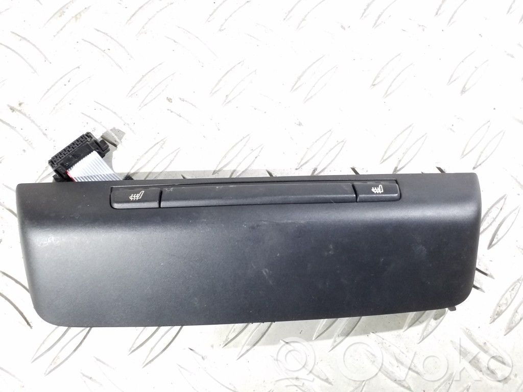 Seat heating switch   6131696260401,03743670,110187