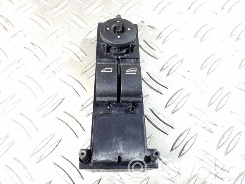 Ford Focus Electric window control switch 
