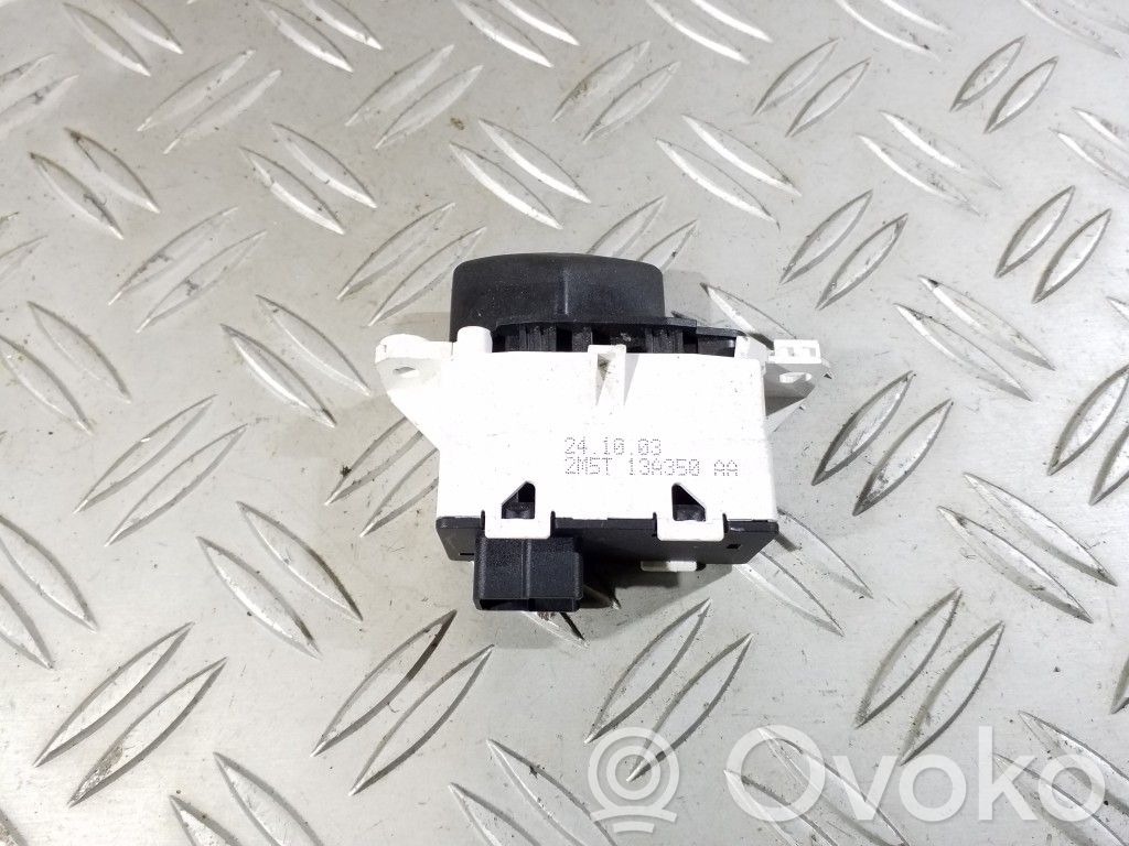 Ford Focus Botón interruptor de luz de peligro 