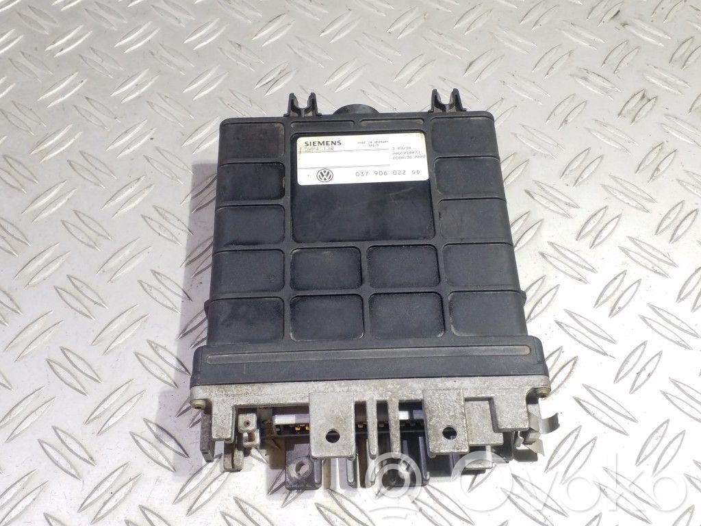 Volkswagen PASSAT B4 Engine control unit/module 