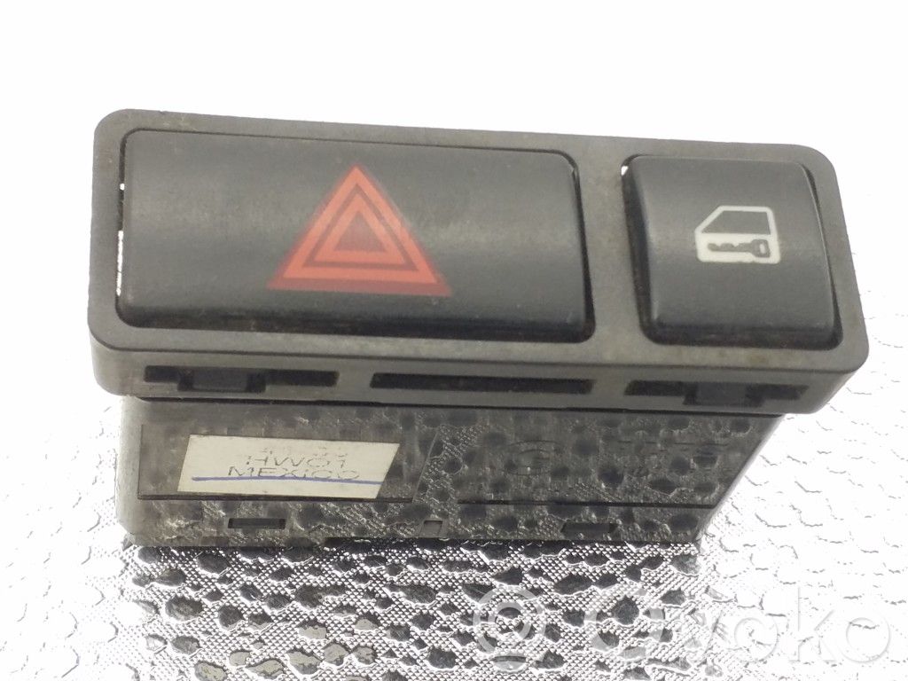 Botón interruptor de luz de peligro   61318368920