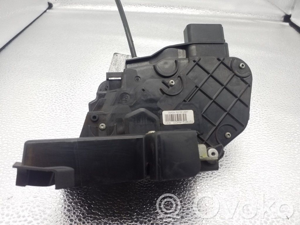 Ford Focus Priekšpusē slēdzene 