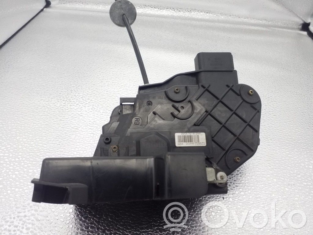 Ford Focus Priekšpusē slēdzene 