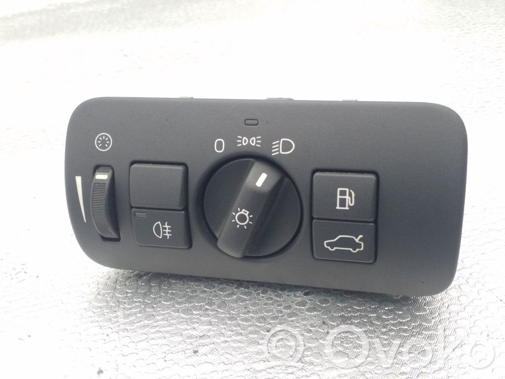 Light switch   30739412,04066332
