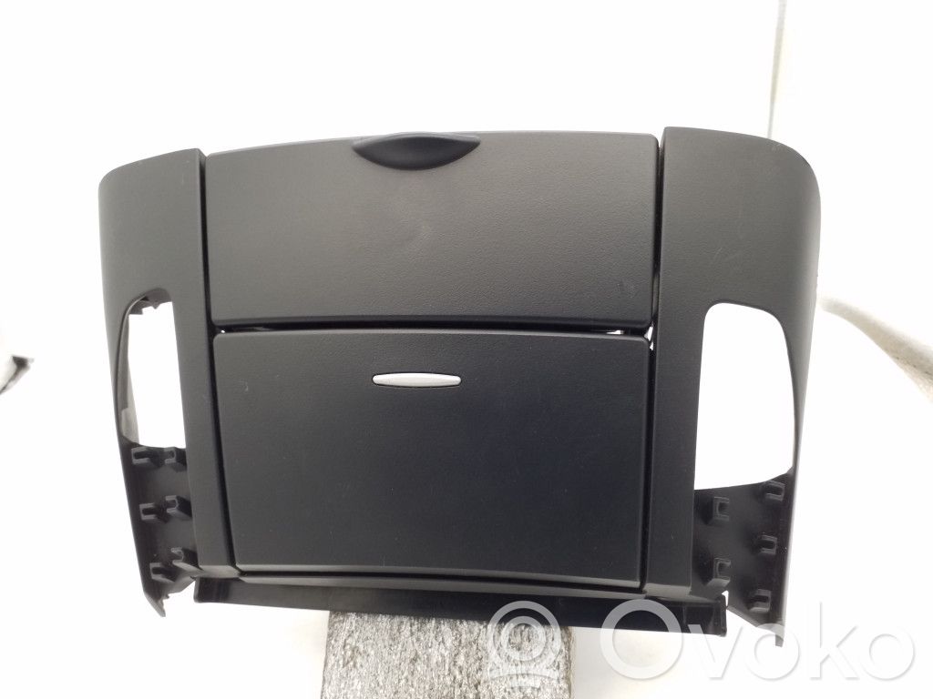 KIA Ceed Aschenbecher vorne 