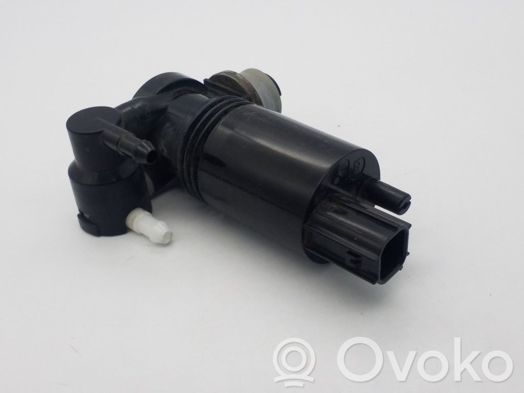 Windscreen/windshield washer pump   8A6117K624AA,1212241629