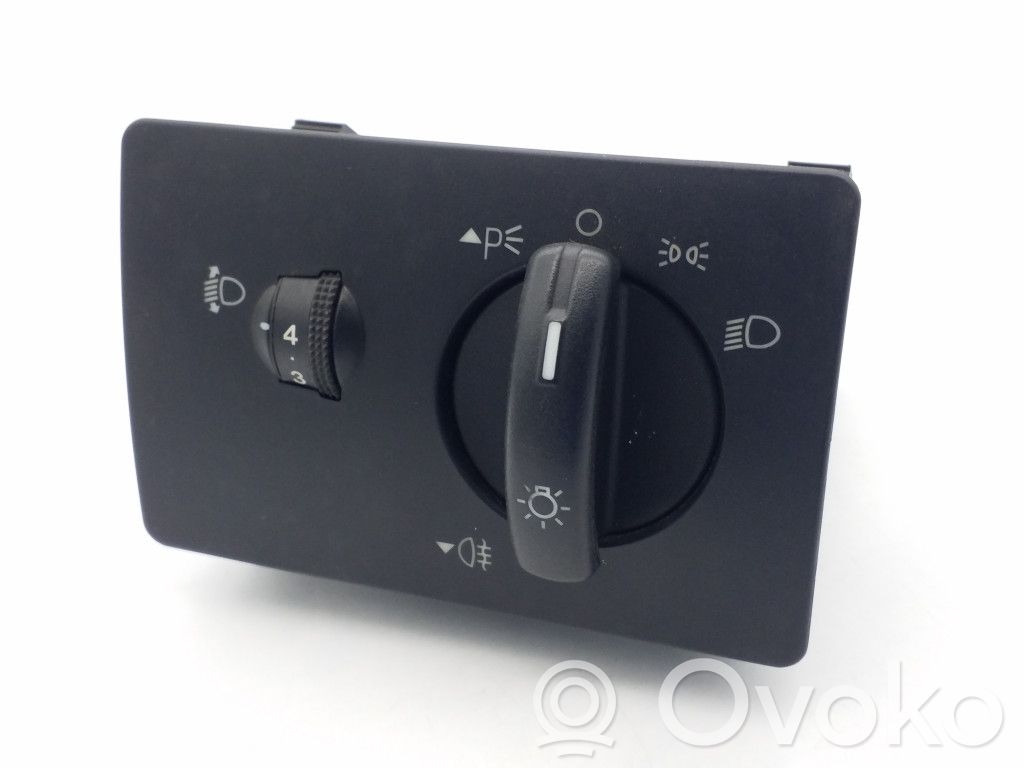Ford C-MAX I Light switch 