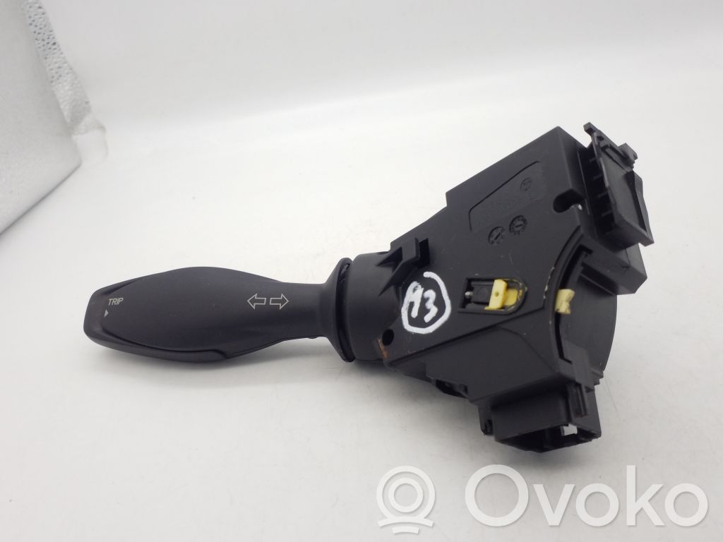 Commodo de clignotant   8A6T13335BC,EB8FD