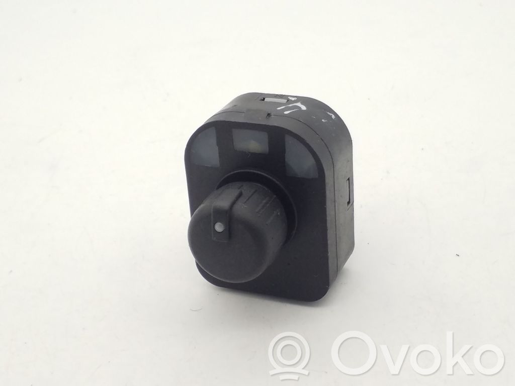 Wing mirror switch   8E0959565