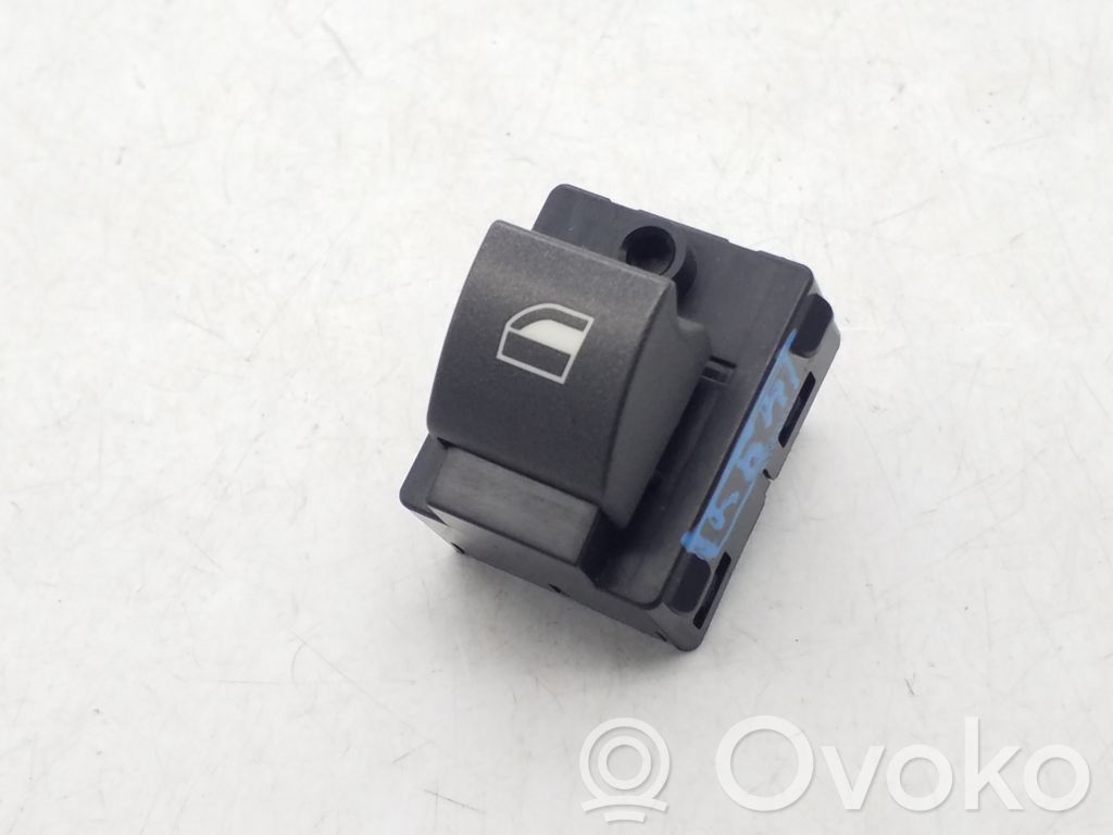 Electric window control switch   8379597,07W37K101