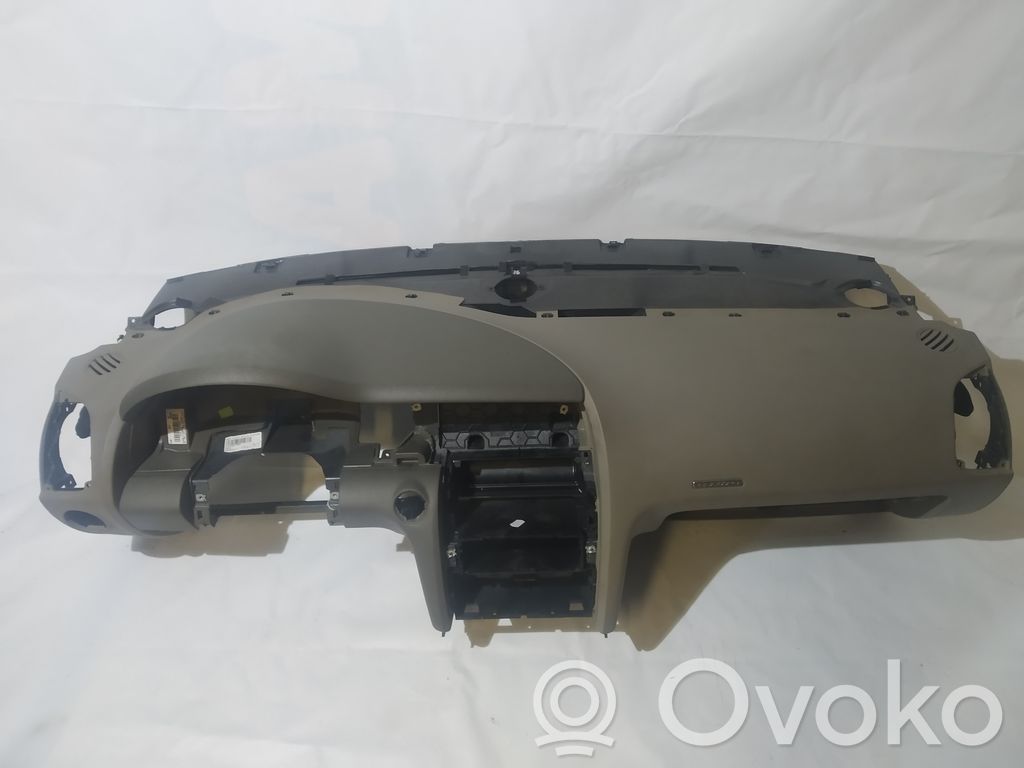 Panelis   4L1858041