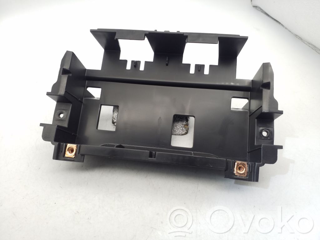 Buick Encore I Radio/GPS head unit trim 
